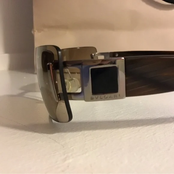 Gorgeous BVLGARI Sunglasses with Case - Picture 5 of 11